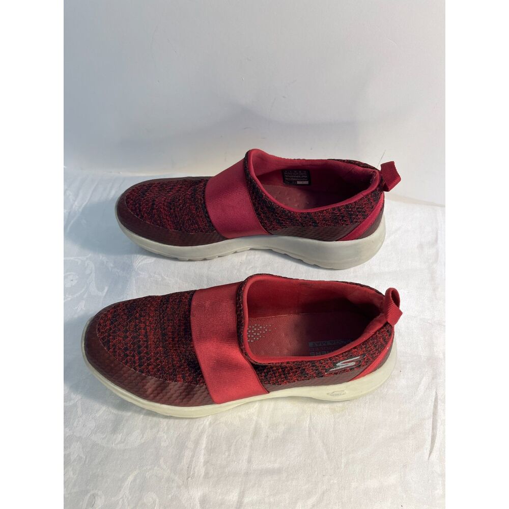 SKETCHERS Women's Red Slipons 9